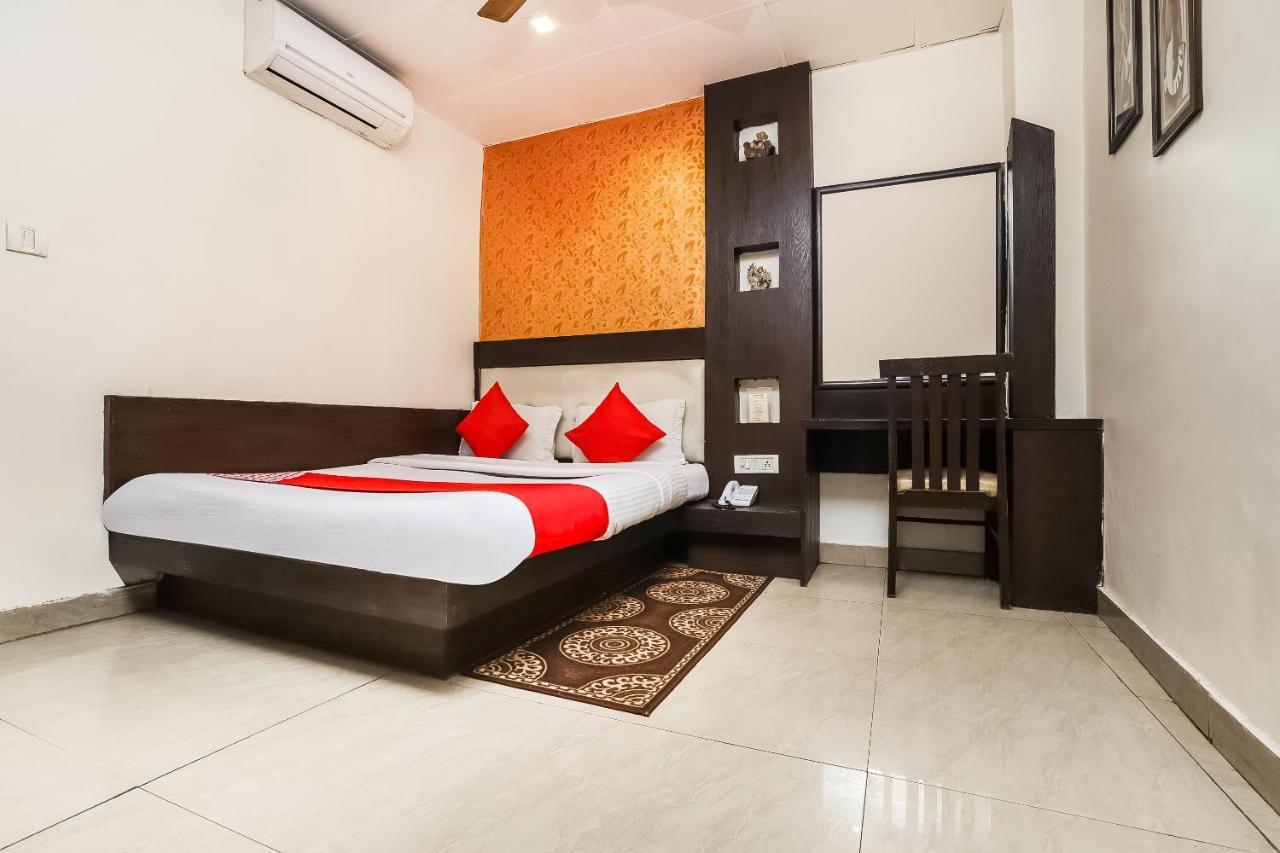 Hotel Shiv Palace Нью-Дели Экстерьер фото
