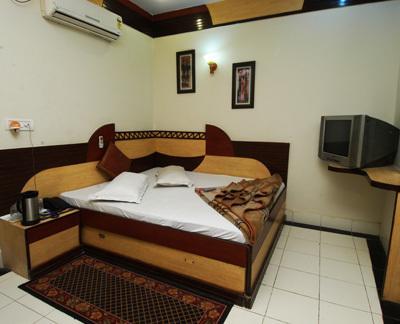 Hotel Shiv Palace Нью-Дели Номер фото