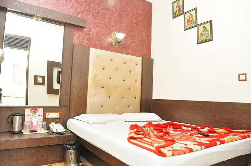 Hotel Shiv Palace Нью-Дели Экстерьер фото