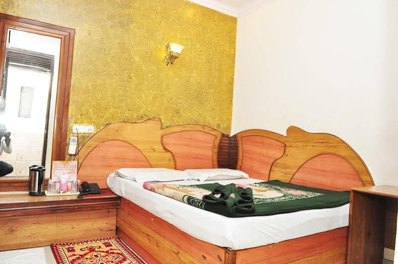 Hotel Shiv Palace Нью-Дели Экстерьер фото
